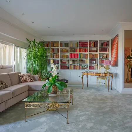Grand Luxe